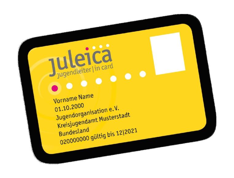Inhaber der Jugendleiter-Card profitieren von vielen Vergünstigungen. Ihre Vergabe ist an eine Ausbildung und die Teilnahme an Weiterbildungen geknüpft.