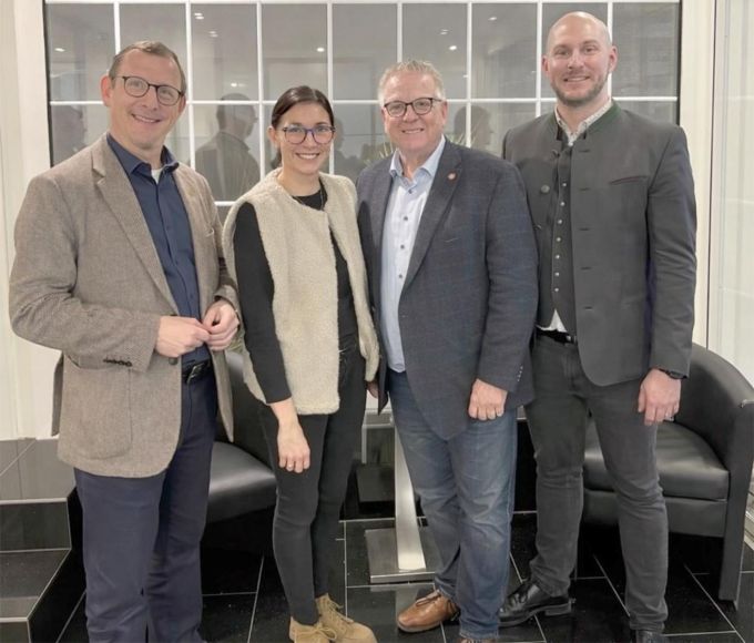 Landrat Thomas Barth, Landtagwabgeordnete Marie Wasem, Bürgermeister Stephan Hinz und der CDU-Vorsitzende Tim Froschmeier (v.l.n.r.).