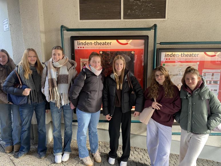 Einmal im Jahr tauscht die St. Ursula-Schule das Klassenzimmer gegen den Kinosaal, um einen französischen Film zu schauen.