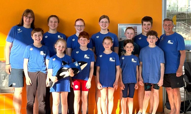 Von links: Trainerin Franzi Bieda, Bela Bieda, Emma Bieda, Lina Hofmann, Marlena Fischer, Max Fischer, Mara Huster, Esther Schlitt, Victoria Jeck, Frieda Hach, Philipp Hach, Jakob Schlitt, Trainer Norbert Spitz.