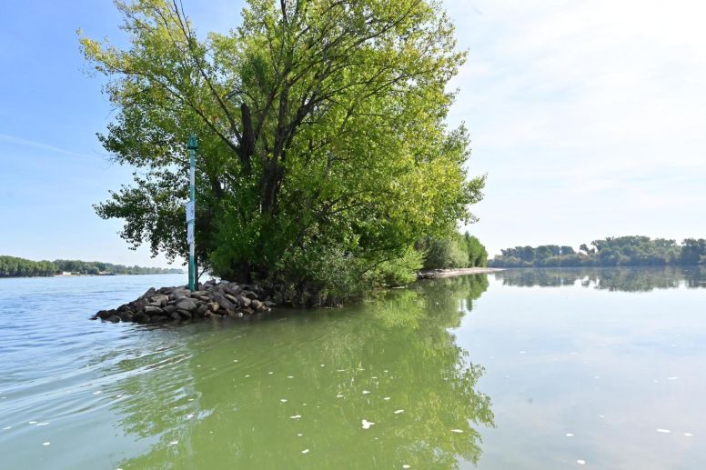 Westliche Einfahrt in das Naturschutzgebiet "Fulder Aue - Ilmen Aue". Zwischen dem 1. April und dem 14. Oktober dürfen die Wasserflächen des Naturschutzgebiets wieder befahren werden. Es gelten die bisherigen Befahrens- und Naturschutzverordnungen.