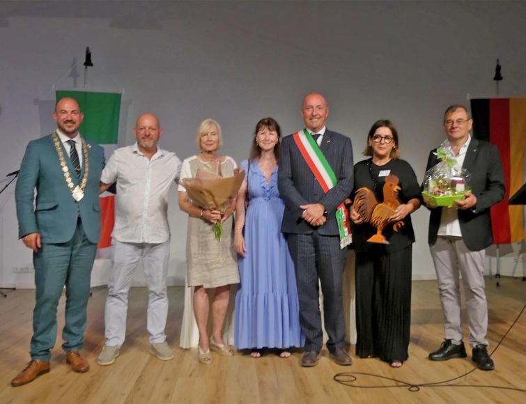 Auf dem Foto: Nikolaos Stavridis, Jean Piere Urbin, Christine Portz, Valérie Urbin, Piergiovanni Montanelli, Daniela Bauer-Schwed und Gian Cesana (v.l.n.r.).