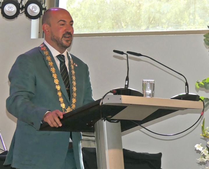 Bürgermeister Nikolaos Stavridis freute sich über den Start der Partnerschaft mit Galbiate.