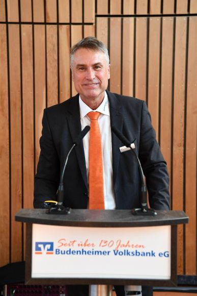Foto: Budenheimer Volksbank
Dr. Gerd Simsch ist als Aufsichtsratsvorsitzender wiedergewählt worden.