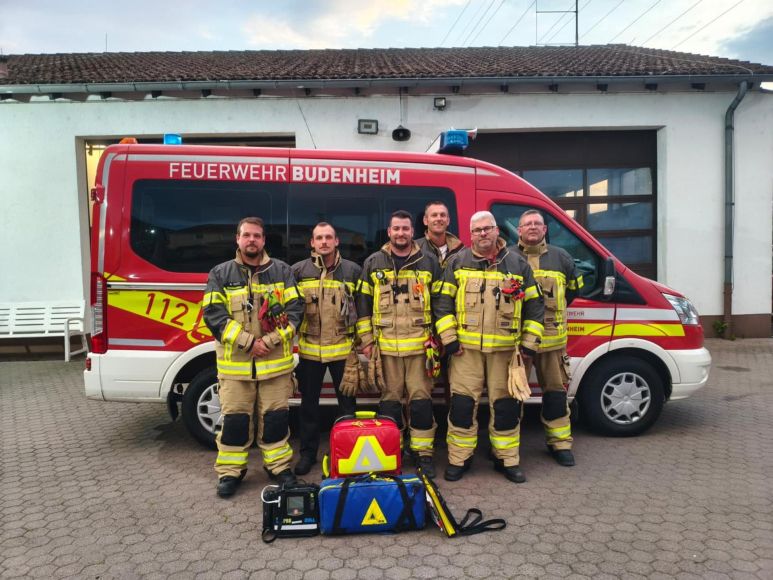 Foto: Feuerwehr Budenheim
Ein Teil der First Responder von links: Andreas Datz, Dominic Brusch, Florian Barchfeld, Johannes Veit, Sven Folville und Michael Morawietz.