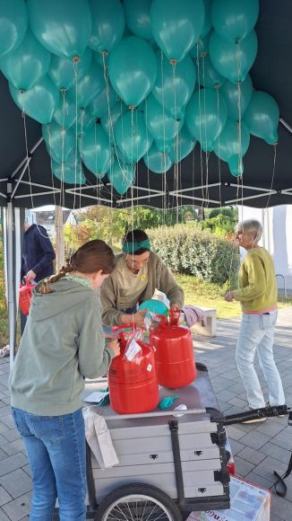 Fotos: Hannes Saas
Die Ballon-Ausgabe am Morgen.