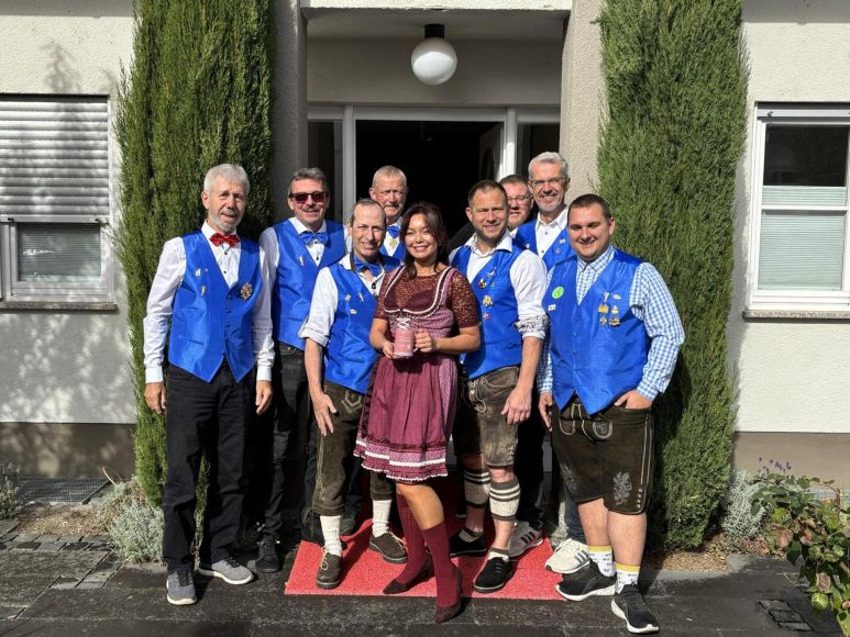Foto: Dr. Christian Fischer
Gut gelaunte CCB-Mitglieder und Gäste beim zünftigen Oktoberfest-Frühschoppen, begleitet von den Modautaler Spitzbuben.