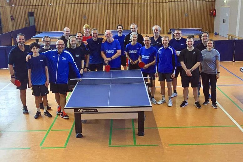 Foto: Tobias Veyhelmann
Die Teilnehmerinnen und Teilnehmer hatten eine Menge Spaß beim Tischtennis-Turnier.