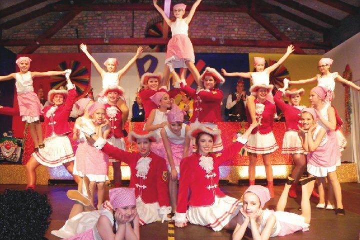 Bild: hhs
Brückenschlag von groß zu klein: Die beiden Garden des RCV.