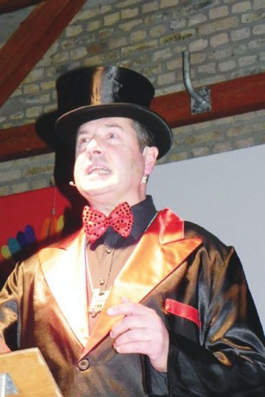 Bild: hhs
Protokoller Hans Bathke nahm das politische Zeitgeschehen unter die kritische Lupe.