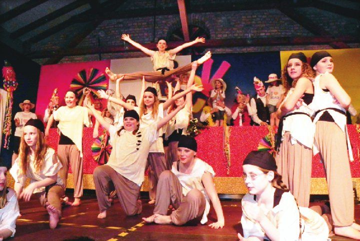 Die Piraten des großen Balletts tanzten zur Filmmelodie „Fluch der Karibik“