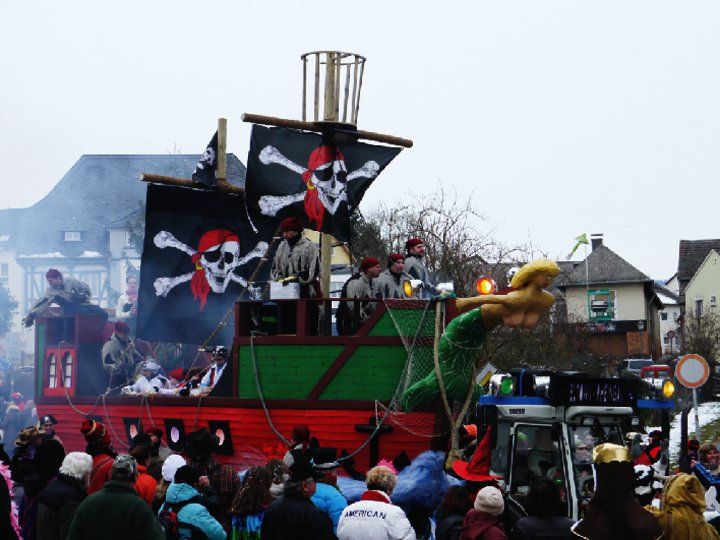 Bild: mh
„Rumble in the Jungle“ lautete das Motto des Motivwagens der Eltviller Wandervögel.