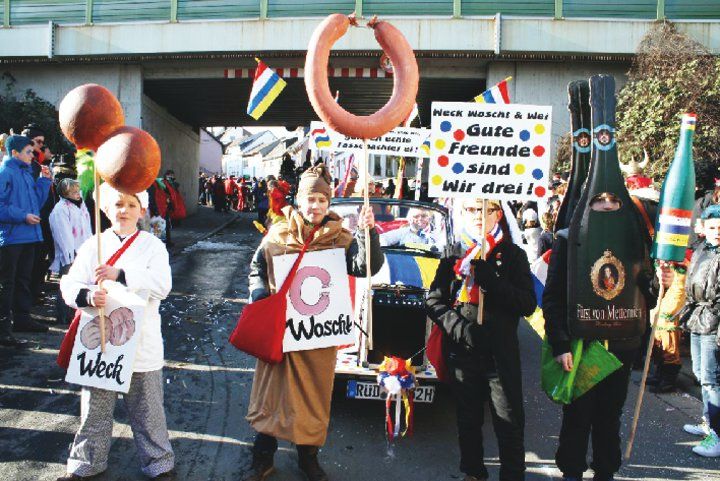 Bild: sf
Die Gruppe Fladung verteilte Weck und Worscht.