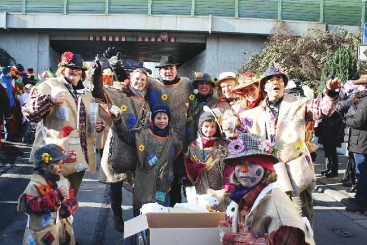 Bild: sf
Lauter närrische Vogelscheuchen.