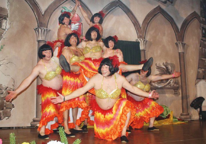 Bild: sf
Im goldenen Bikini: Die "Elf Elfen".