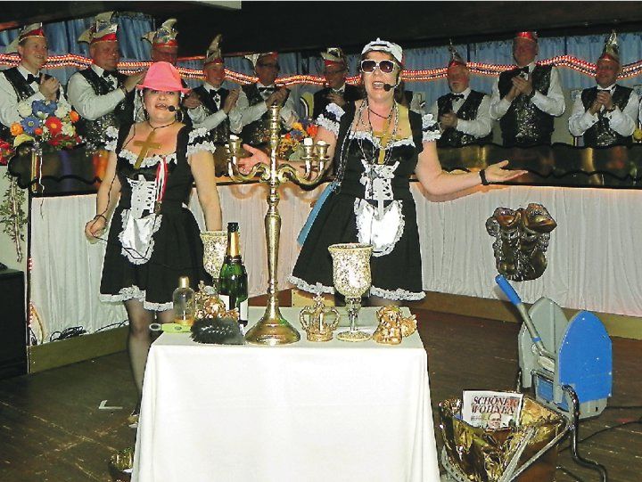 Beim Bischof von Limburg geht’s hoch her – wenn man den „Hausdamen“ Glauben schenken darf.