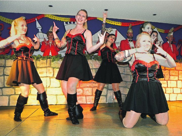 Einfach verrückt: Die attraktive Damentanzformation des JCV.