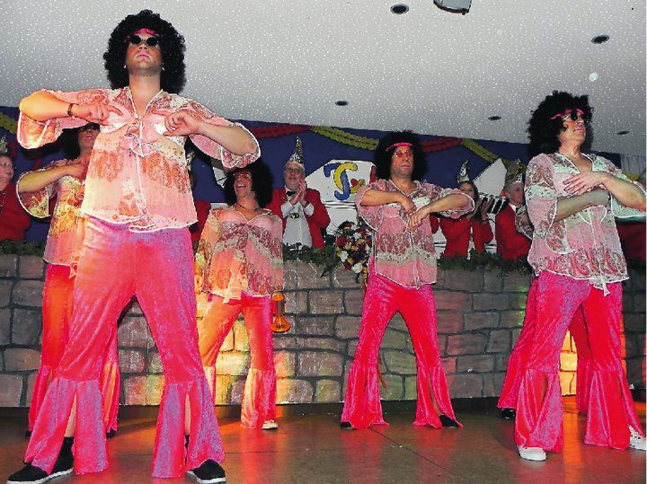 Der Disco-Sound der 1970er animierte das Männerballett zum „Saturday Night Fever“.