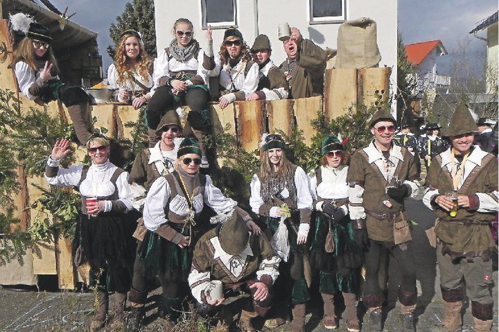 Aus Stephanshausen kam Robin Hood mit seinen „Haselnüssjer“.