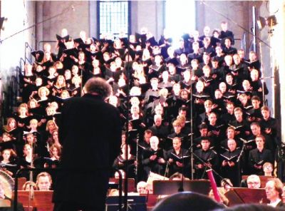 hhs_30_2013_rh_rmf_war_requiem_01_chor.jpg