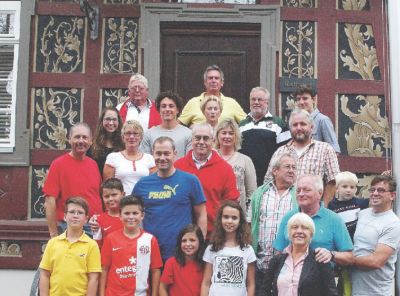 kls_36_2013_EL_Fussbllprofi_Bild2_Gruppenfoto.jpg