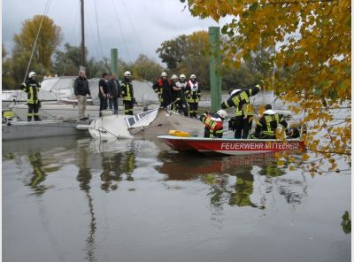 20131110_bootrettung_winkel_pict0007_2.jpg