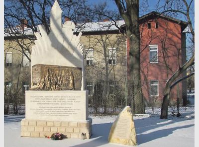 07-ge-denkmal-szcerencs.jpg