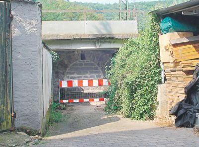 av_33_2015_ru_flanken-zugemauert.jpg