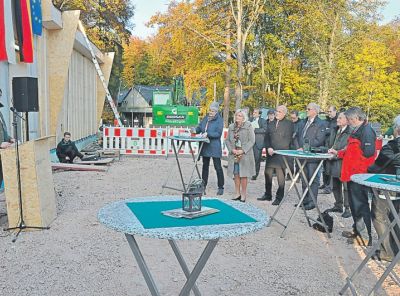av_44_2015_ru_richtfest-besuchercentrum-1.jpg