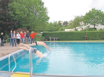 sf-20-2016-oe-schwimmbad1.jpg