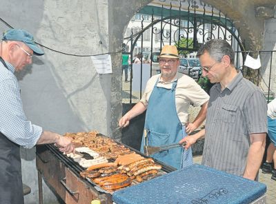 av_22_2016_ru_pfarrfest-am-markt-1.jpg