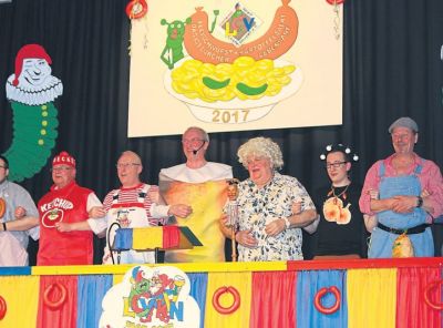 sw_8_2017_lo_erste-raupensitzung_1.jpg