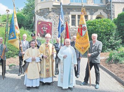 av_27_2017_ru_nikolaus-macht-die-macht-1.jpg