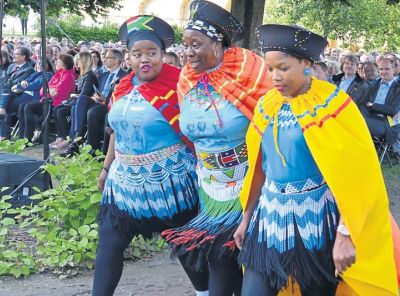 chk_29_2017_rh_mahotella_queens_1.jpg
