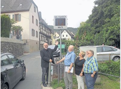cp-34-2017-lo-verkehrsschilduebergabe-1.jpg