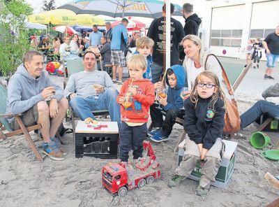 sf-34-2017-oe-beachparty1.jpg