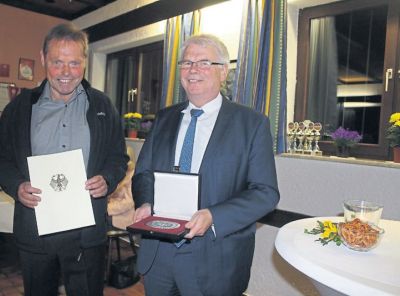 sf-43-2017-oe-fsvplakette1.jpg