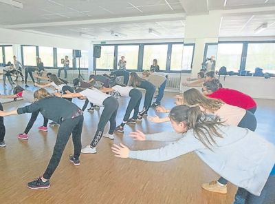sw_17_2018_lo_tanzerinnen-aus-liguge_1.jpg