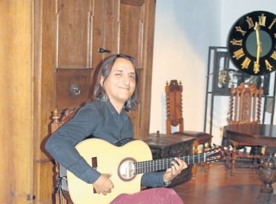 sf-22-2018-ge-gitarre1.jpg