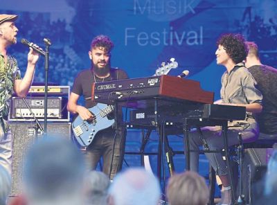 hhs_33_2018_rh_rmf_schlossfest_vollrads_01_mutzke_band.jpg