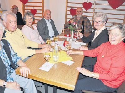av_46_2018_ru_geselligkeit-beim-wein-1.jpg