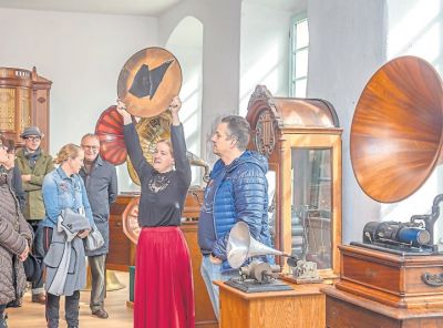 av_12_2019_ru_gast-im-musikkabinett1.jpg