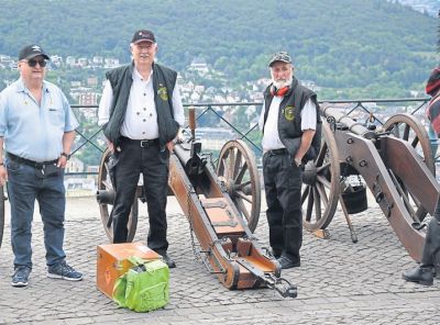 av_24_2019_ru_boellerschuesse-krachen-1.jpg