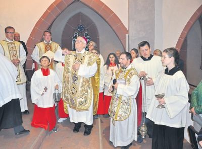 av_42_2019_ru_eine-koenigin-unter-den-instrumenten-1.jpg