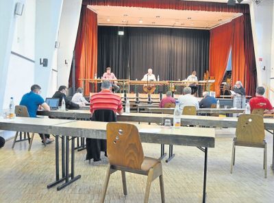 av_20_2020_lo_buergermeister-bringt-haushalt-ein-1.jpg