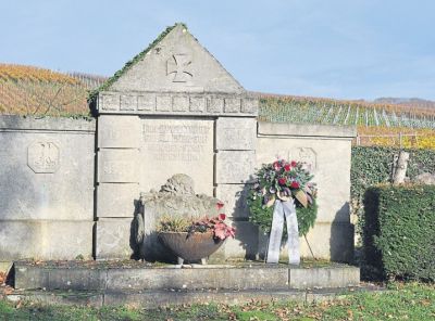av_47_2020_ru_kranzniederlegung-an-gedenkstaetten-1.jpg